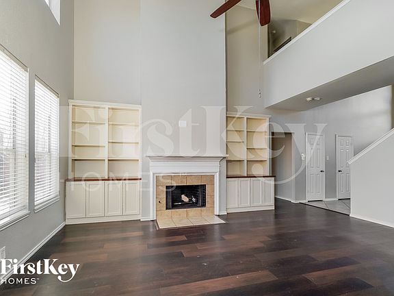 3rd image of 1756 Oak Sprawl