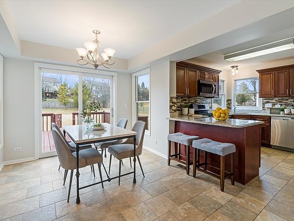 5th image of 1294 Hunters Rdg E