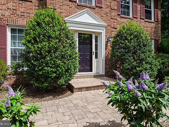 3rd image of 3013 Dower House Dr
