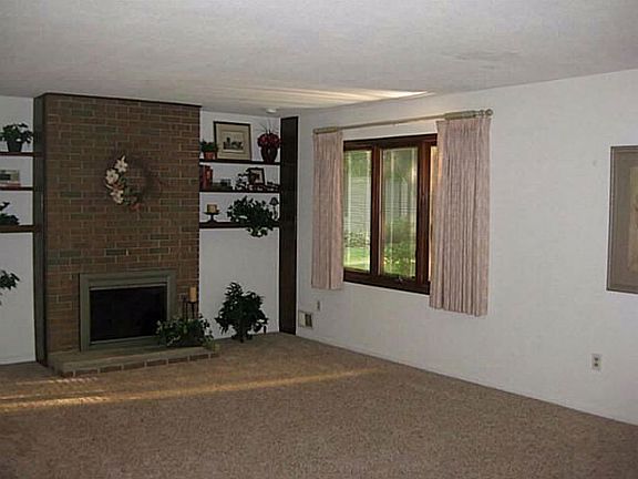3rd image of 5555 Hogan Ave