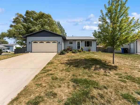 208 N Steven St, Worthing, SD 57077