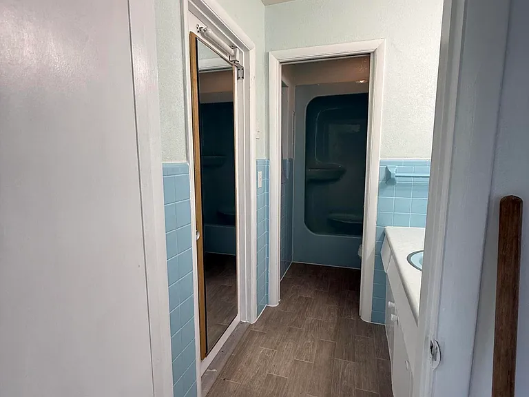 1032 Frost Ln — Photo 9