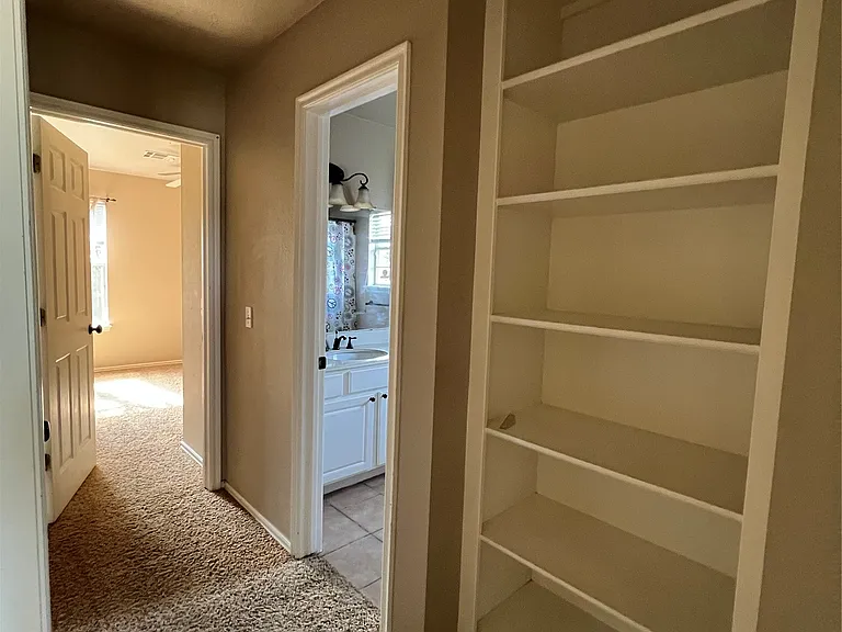 11704 S Gum Ave — Photo 11