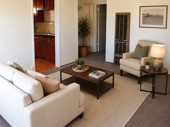 4th image of 4373-4375 Rosebud Ln #4375-B