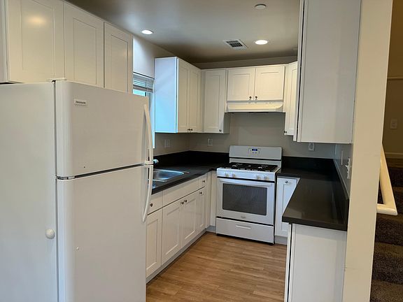 4th image of 3225 E 14th St