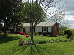 5680 Meadowcrest St, Roanoke, VA 24019