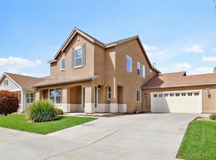 494 E Cambridge Dr, Reedley, CA 93654