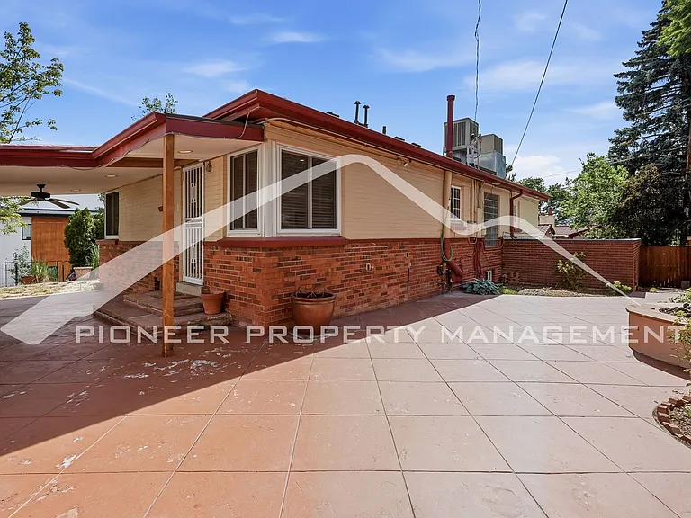 4215 W Byron Pl — Photo 28