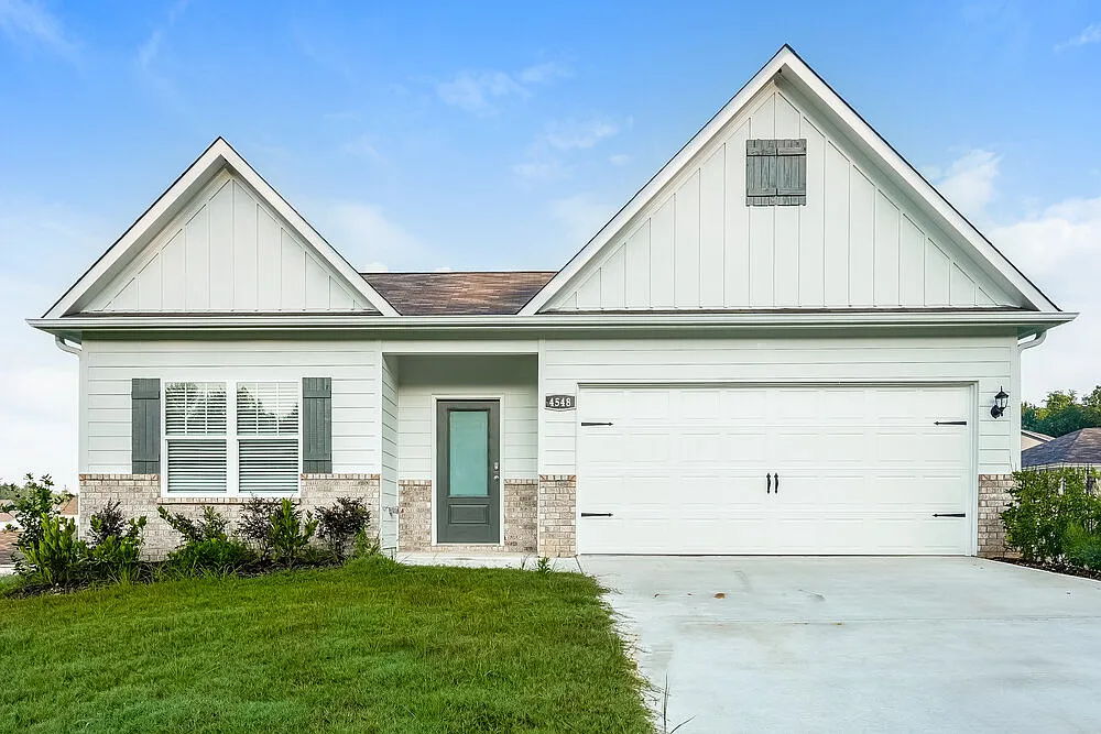 3 bed, 2.0 bath, 1610 sqft, $1,785 — Photo 1