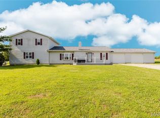 21710 State Route 15, Nashville, IL 62263