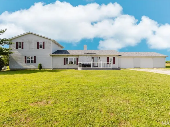 21710 State Route 15, Nashville, IL 62263