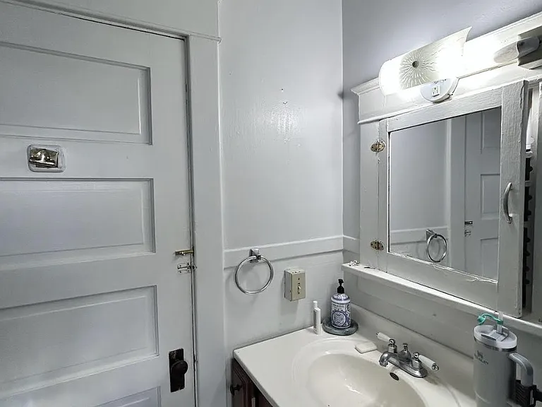 1135 Sumner St #2 — Photo 9