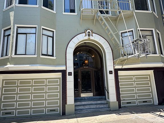 3rd image of 3045 Franklin St #201