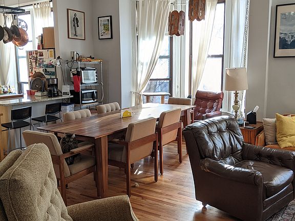 3rd image of 2659 W Chicago Ave APT 3F
