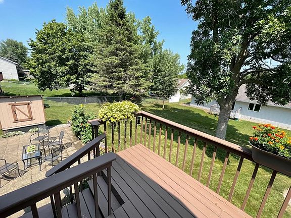 5th image of 1918B Bayview Dr