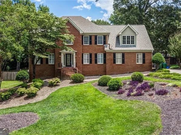 1885 Vintage Dr, Snellville, GA 30078