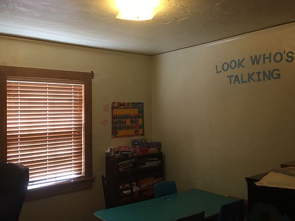 3rd image of 302 Franklin Ln