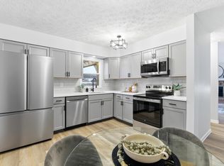 8105 Storrow Dr, Westerville, OH 43081