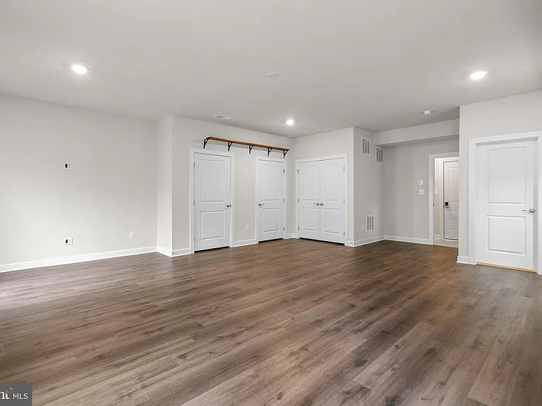 9271 Wood Violet Ct — Photo 28