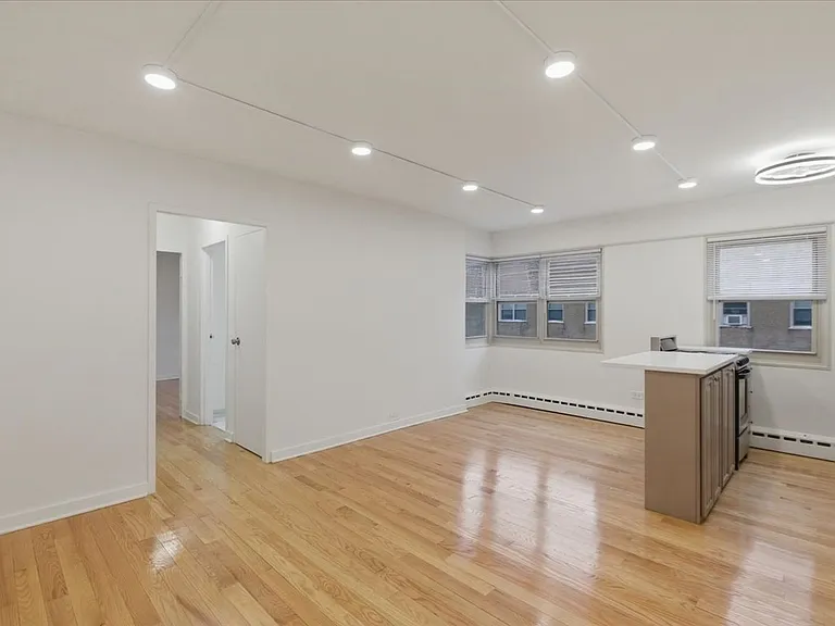 5631 N Sheridan Rd #S1101 — Photo 6