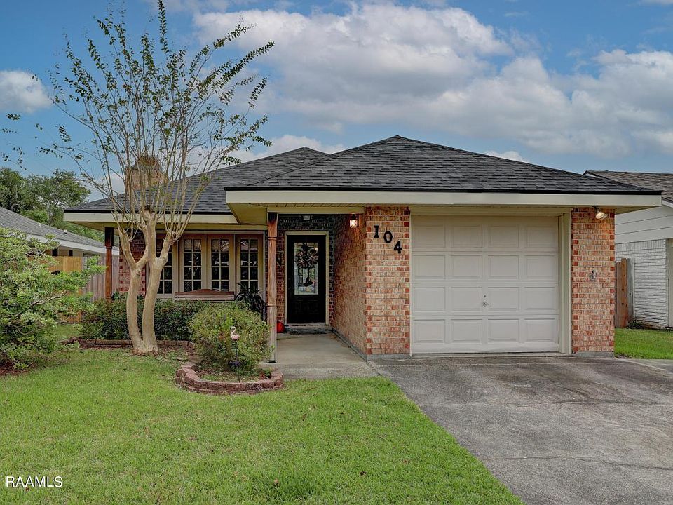 1st image of 104 Darteze Dr