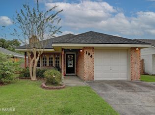 104 Darteze Dr, Lafayette, LA 70508