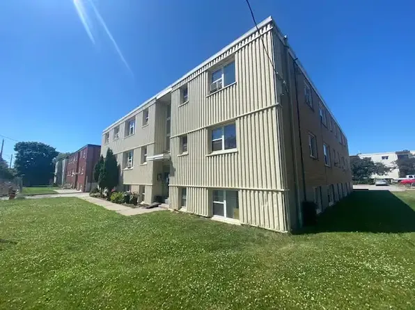 290 Montrave Ave #10, Oshawa, ON L1J 4S2