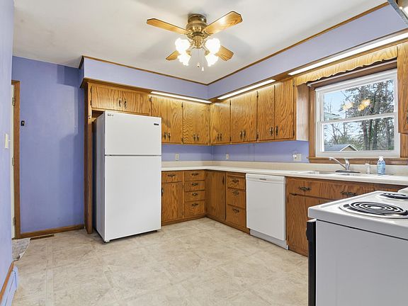 4th image of 819 N Ramsey Ave