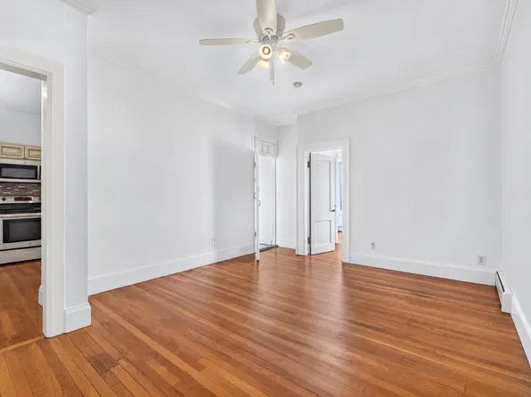 15 Park Vale Ave APT 11, Allston, MA 02134