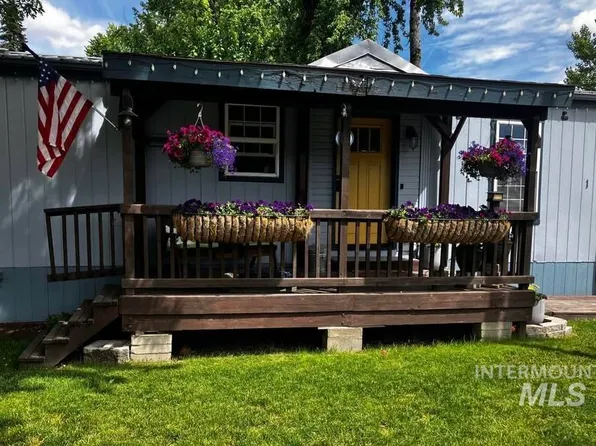 520 Empire Ln Trailer 1, Moscow, ID 83843