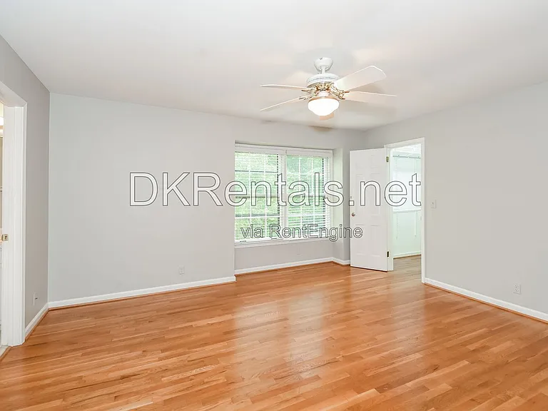 1176 Hampton Hall Dr NE — Photo 10