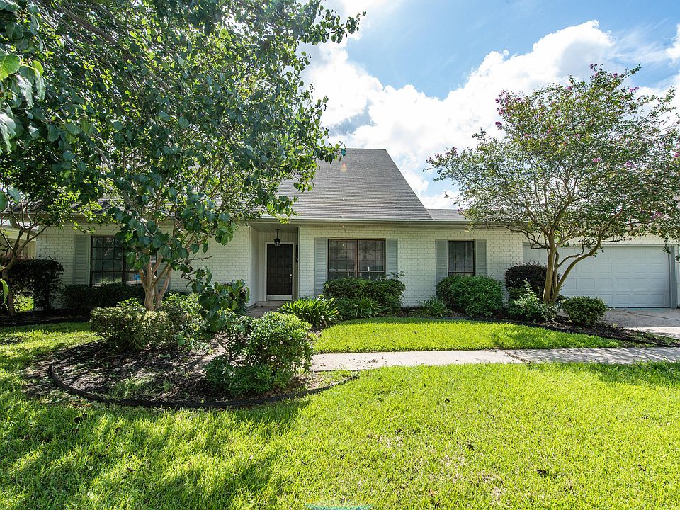 1st image of 209 Orgeron Dr