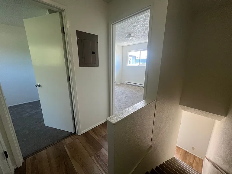 550 Schetter Ave — Photo 4