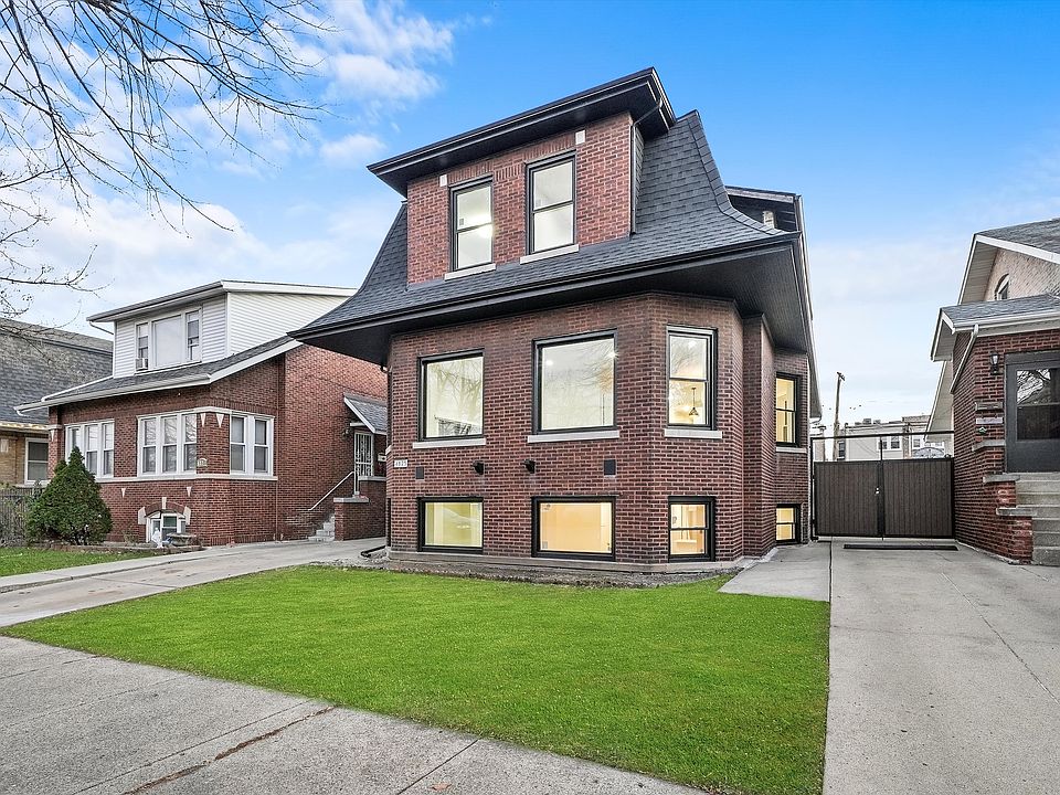 1st image of 4825 N Oakley Ave #3