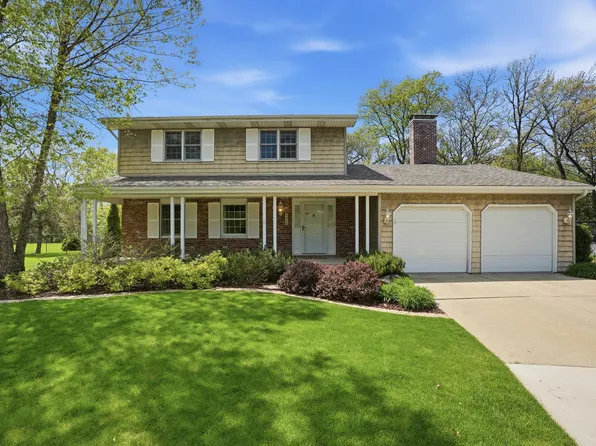 2060 Maid Marion Dr S, Schererville, IN 46375