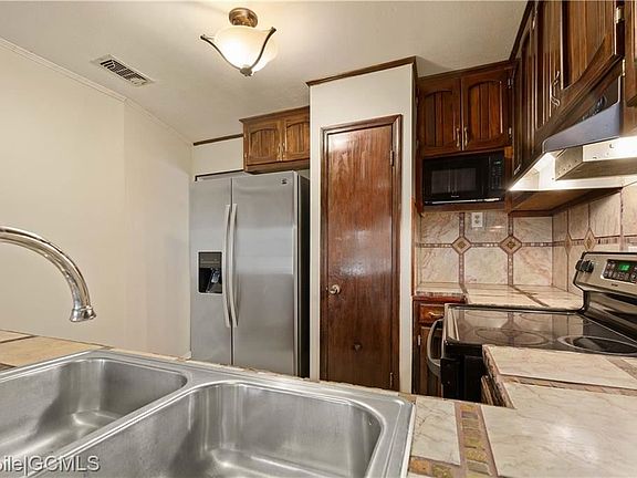 4th image of 5917 Theles Dr