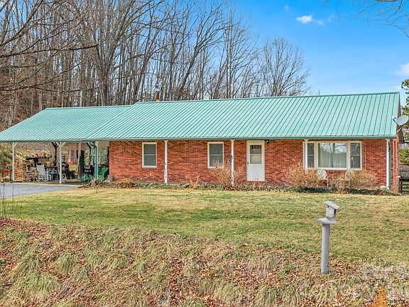 2nd image of 470 Ela Rd