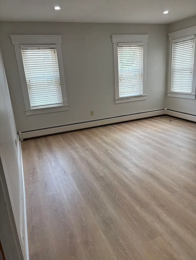 5 bed, 1800 sqft, $4,750 — Photo 3
