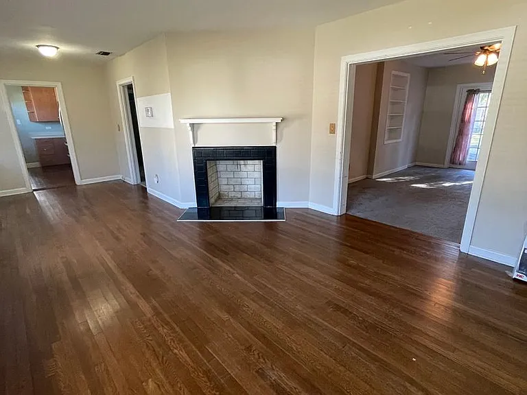 1240 Glen Laura Rd — Photo 3