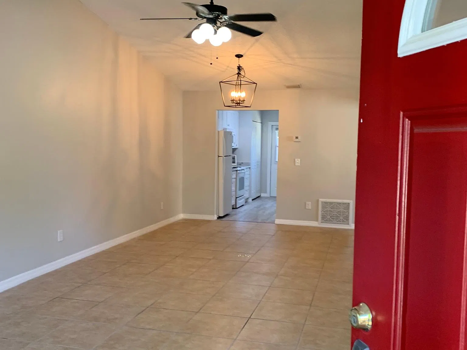 257 Lovell Ln — Photo 3