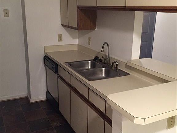 2nd image of 538 Pineland Cir APT 204