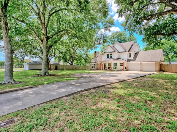 1850 Nall St, Port Neches, TX 77651