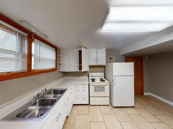 1618 1/2 East Ave, Bismarck, ND 58501