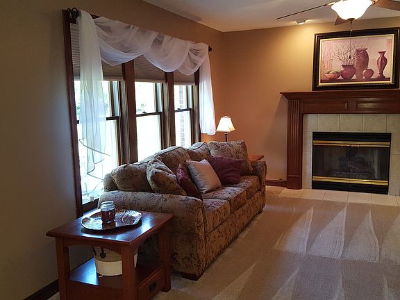 5th image of 843 Autumn Leaf Dr