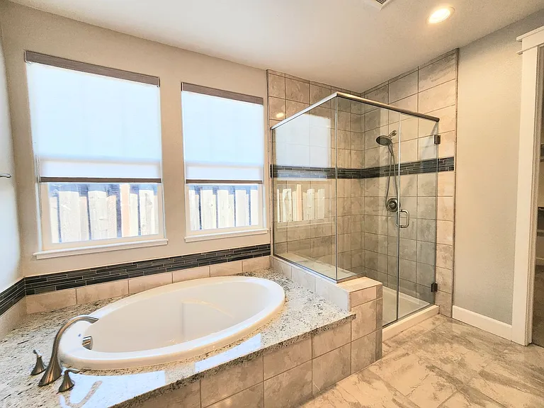 1655 Claremont Dr — Photo 34