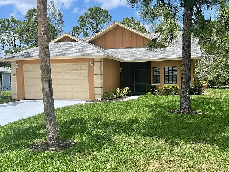 10295 Saint Patrick Ln — Photo 2