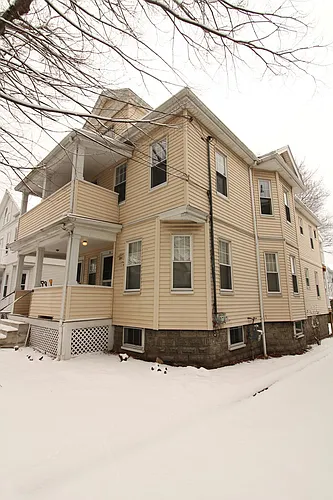 19-21 Burnham St #19 Photo 1