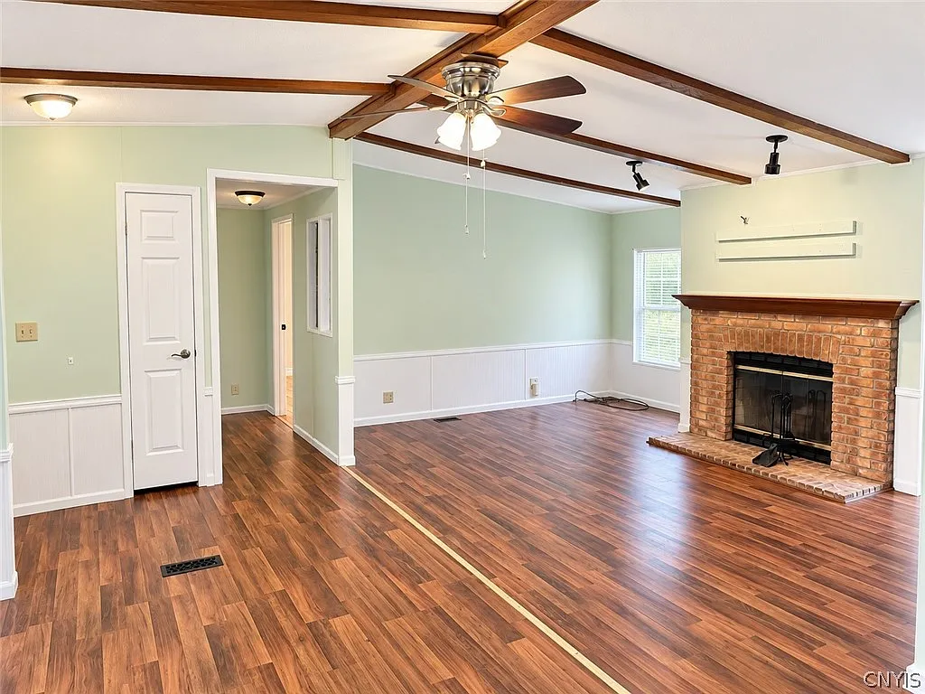 3 bed, 2.0 bath, 1252 sqft, $1,500 — Photo 3