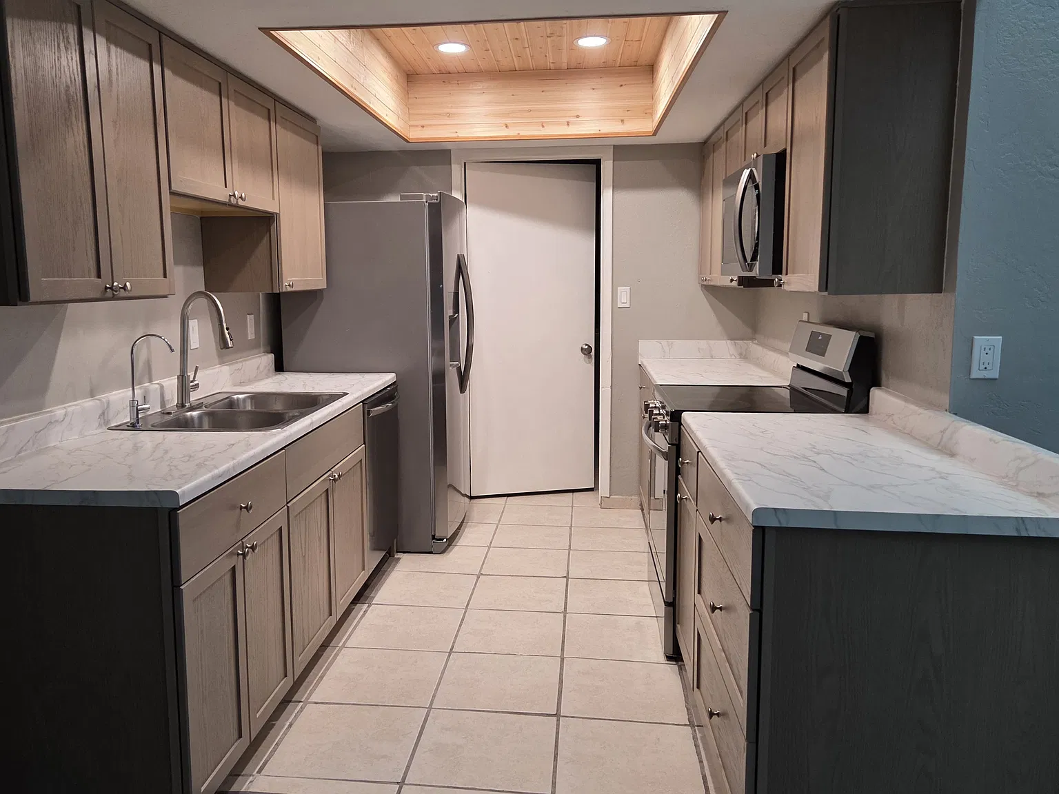 2 bed, 1200 sqft, $2,500 — Photo 2
