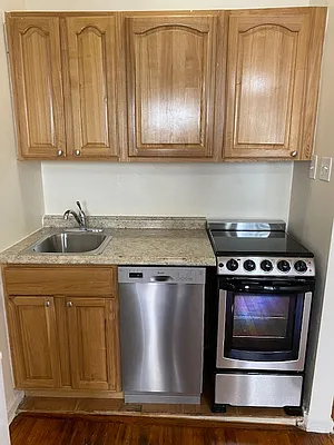 Rented by Compass | media 9